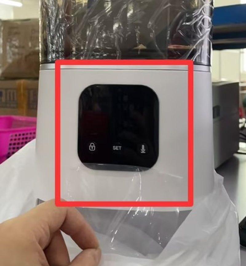 Distributeur automatique intelligent pour animaux (WiFi, APP, voix, portions contrôlées).